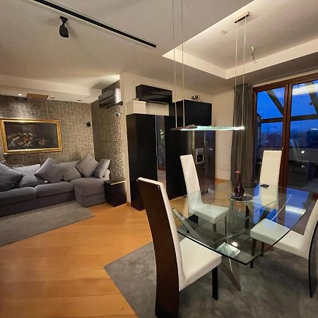 Attico Con Vista Spettacolare E Jacuzzi Apartman Bologna Kültér fotó